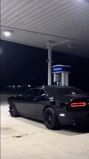 “Hellcat Challenger Roar: Insane Engine Sound!”🔥🔥#srt #hellcat #mopar #engine #sound