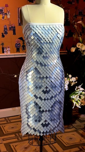 The future is now :exploding_head: This interactive dress can be configured to show any design you want | NowThis