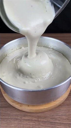 Creamy banana pudding in water bath