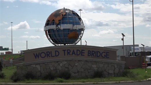 Border crossing system down at 2 Laredo bridges