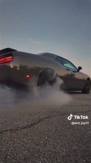 dodge Challenger SRT hellcat No BATIDAO vibes