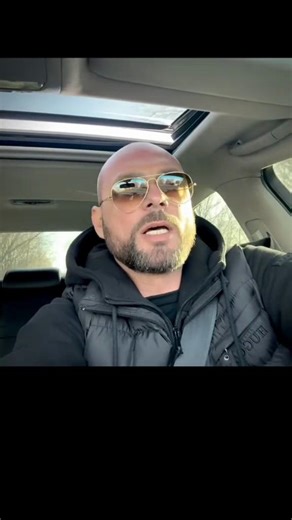 Відео користувача Dmytro (@dmytro_official_) з композицією «оригинальный звук - Dmytro»