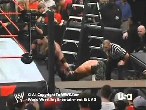 (Raw 2005 Home Coming) Edge w Lita vs Matt Hardy - YouTube.flv