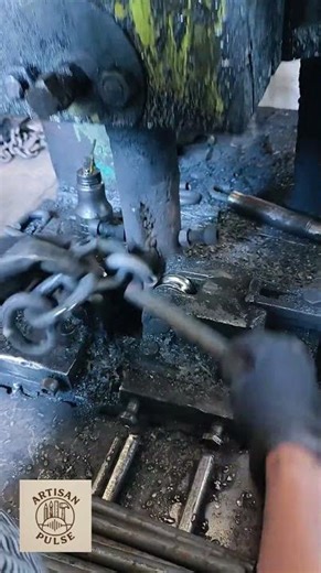 Crafting a Circular Chain by Hand – Step by Step Weaving Technique #ArtisanPulse