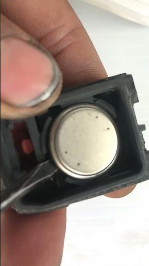 Holden Commodore Key battery replacement