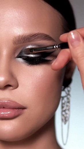 Silver Disco Glam Makeup Tutorial