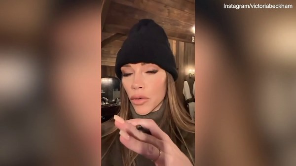 Victoria Beckham shows how she does her signature 90s lip look
