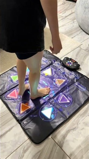 Perfecto para niños que aman bailar y jugar! #toys #dancemat #dancegame #toysforkids #kidstoys Dance