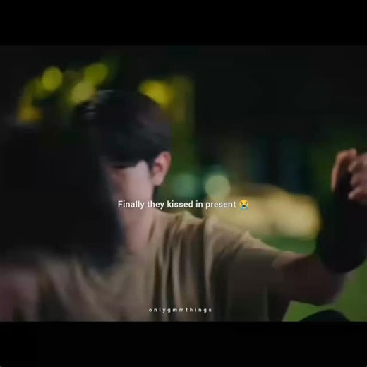 GMMxME on Instagram: "Finally got to see their kiss in present 😭 . . . #head2head #gmmtv"