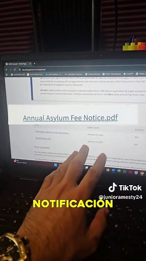 Pago de la tarifa anual del asilo con USCIS