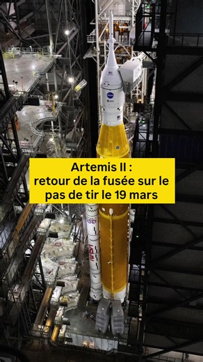 ➤ Plus d’informations ⬇️ La fusée SLS de la mission Artemis II est actuellement assemblée dans le Vehicle Assembly Building du Kennedy Space Center en Floride. 📅 19 mars 2026 La NASA prévoit de ramener la fusée sur le pas de tir historique LC-39B pour préparer le lancement. 📅 À partir du 1er avril 2026 C’est la première date de lancement envisagée, mais elle dépend encore des vérifications finales de la fusée et des travaux sur le pas de tir. 🚀 Artemis II sera le premier vol habité autour de 