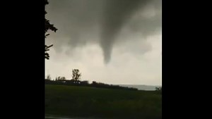 VIDEO Tornadă în județul Botoșani / În ultimii zece ani au fost raportate peste o sută de tornade în România