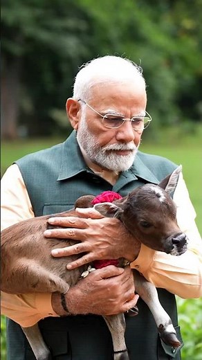 PM Modi welcomes ‘Deepjyoti’, a new member in the family at 7 Lok Kalyan Marg | #shorts