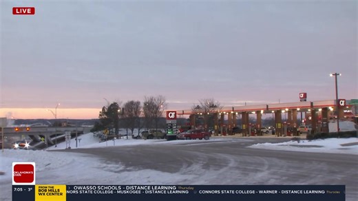 WINTER WEATHER UPDATE ❄️ Jayden Brannon and Jonathan Polasek are in Tulsa with what crews are doing to keep streets safe. While main roads are improving, side streets and parking lots remain icy. Plows and salt trucks are still working, but caution is advised for drivers and pedestrians. Several city services, including Metrolink buses and recreation centers, are closed today. Stay safe and bundle up! #OKwx #tulsatraffic 🔗 Read more: https://www.newson6.com/story/67b73372995273393d985b46/tulsa-