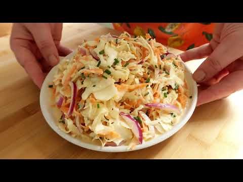 The best quick and creamy coleslaw recipe!