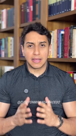 Everton Miranda on Instagram: "Livro Catena Aurea de Santo Tomás de Aquino - Parte 01. #books #livros #reels"