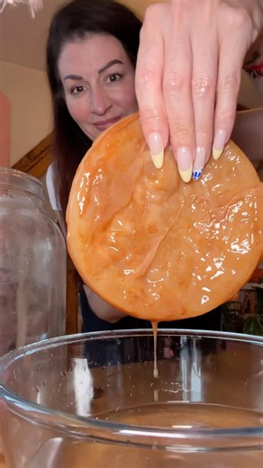 Reviving my mama kombucha after a year of hibernation!! 🫚🫖