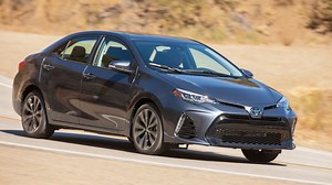2 Strengths and 2 Weaknesses of the 2018 Toyota Corolla