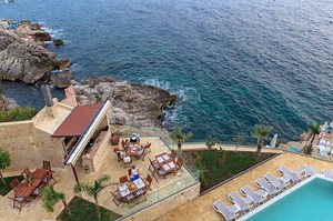 Добра-Вода в Черногории: климат, достопримечательности и досуг