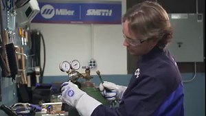 Did you know that adding reverse flow check valves to your setup is an absolute MUST for safety? These valves prevent any accidental backflow of gases into your cutting attachment or regulator, which could lead to a dangerous explosion or fire. Make sure to regularly test your check valves and keep your cylinders free of debris to ensure they're working properly. And remember, while these valves are an excellent safety device, they won't stop a flashback flame. Learn more. bit.ly/3Ke8OhI | Mille