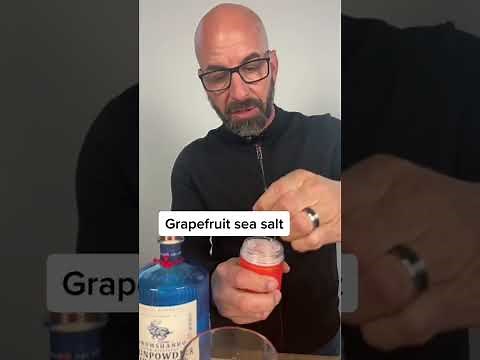 How to make a GIN Old Fashioned! 🥃