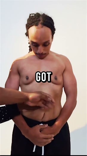 Agent00 Flexes His New Abs After Dropping 70lbs! 👀💪