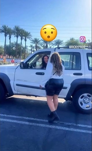 Do you want to fight??? Get out of your car! #roadrage #fight #funny #girlfight