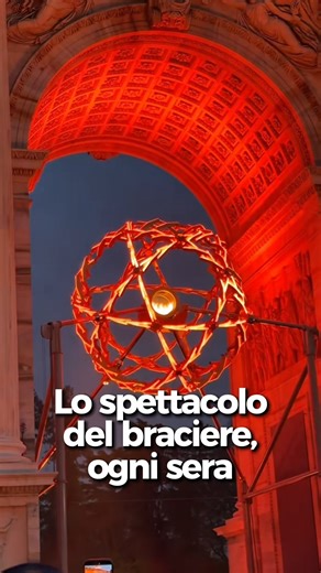 🔥 Il braciere olimpico all’Arco della Pace diventa il cuore pulsante di un appuntamento quotidiano aperto a cittadini e visitatori. Un rito collettivo e suggestivo che trasforma uno dei luoghi simbolo di Milano in palcoscenico urbano. Ogni giorno, allo scoccare di ogni ora dalle 17 alle 23, il braciere si anima con uno spettacolo della durata di 3–5 minuti, un momento sospeso tra luce, musica ed emozione. A rendere l’esperienza ancora più intensa è la colonna sonora originale di Roberto Cacciap