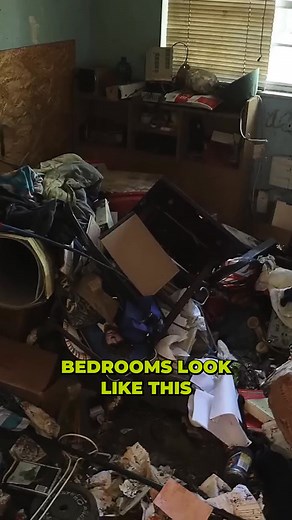 Discover the 5 levels of hoarding disorder 🔍 #HoardingDisorder #MentalHealthMatters #HoardingAwareness #DeclutterYourLife #OrganizingTips #MentalHealthSupport #CleaningJourney #CrisisManagement #UnderstandingHoarding #HelpForHoarders | Biggie Clean