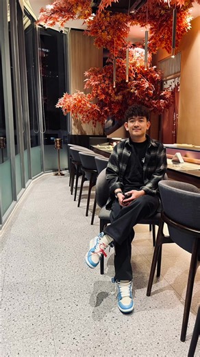 วิดีโอของ SLONE1993 (@slonez1993) พร้อมเพลง เสียงต้นฉบับ - falling 🦋