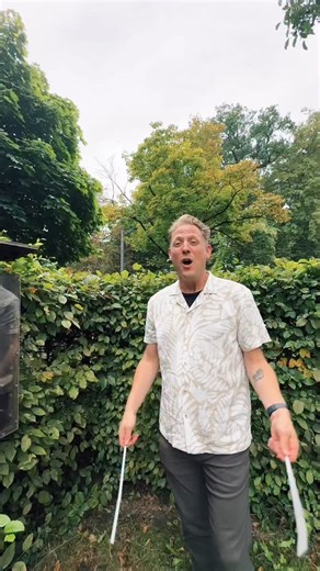 I love that this series of geocaches are placed in locations of organizations helping people and providing social services in the Hanover area. This is a great partnership between @geheimpunkt.de and @diakoniestationen @diakonie_deutschland #geocaching #geocache #geocachesforgood #diakonie #diakoniehannover | The Geocaching Vlogger