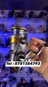 🎣 Moulinet Daiwa Laguna LT 4000-CXH - Performance et fiabilité au rendez-vous ! ✓ Frein ATD ultra-précis pour un contrôle optimal ✓ Bâti et rotor en polycarbonate DS4 : légèreté et résistance ✓ Bobine Air Spool en aluminium pour une gestion parfaite du fil ✓ Enroulement croisé pour une récupération du fil sans faille ✓Manivelle en aluminium : solide et ultra-légère Caractéristiques : Taille : 4000 Ratio : 6.2:1 Poids : 290g Frein : 12kg Récupération : 99 cm Roulements : 2 1 Capacité Nylon : 150