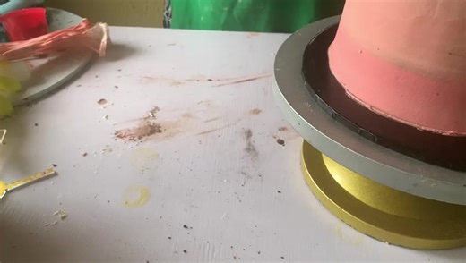 How to make stripe design on buttercream cake. For complete video please follow me on instagram https://www.instagram.com/invites/contact/?i=gmvwwq6tawqo&utm_content=12josks | Sha-bee Cakes N Events