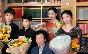 八手连弹“加洛普进行曲”师生音乐会经典返场曲目 国家大剧院艺术资料中心