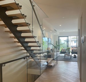 [Hot Item] Villa Indoor Modern Steel Mono Stringer / Spine Beam Straight Stairs with Tempered Glass Rail