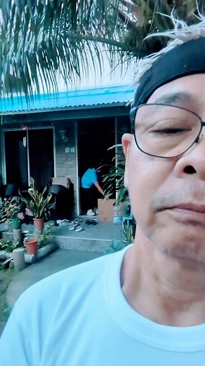 Seniors morning out for Walking to keep your muscle working. #fbwalkingexercise #seniorsactiveinwalking #fbwakingforfitness #fbshortvedio | Simon Cutamora