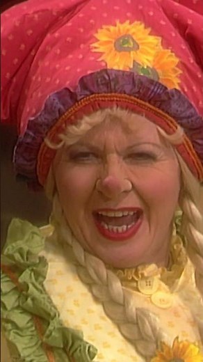 Klus heeft buikpijn 😩 #plop #kabouterplop #shorts