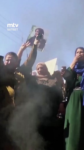 Mahsa Aminin kuoleman jälkeen käynnistyneet protestit ovat nostaneet pinnalle vihan ja turhautumisen, jotka ovat monien asiantuntijoiden arvioiden mukaan kyteneet jo pitkään pinnan alla. Toimittaja: @Jessica H #MahsaAmini #Iran #politiikka #protesti #mielenosoitus #ihmisoikeudet #ulkomaat #uutiset #mtvuutiset