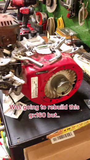 Rebuild or too far gone? #gx160 #160cc #smallenginemechanic #moreparts #toofargone #squidbillies #motorlockedup #motorteardown #motorbuilding #rustyspoons #rusttok #pistonkit #connectingrod #crankshaft #rebuilding #whatshouldido #minibikelife #gokartpro