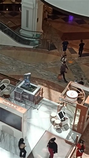 A Quick Tour Inside Mall of the Emirates 🤩🇦🇪