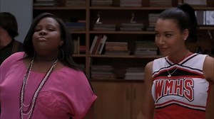 La combinación de Mercedes y Santana es fabulosa. Uno de mis duetos preferidos. River Deep, Mountain High // Glee Cast // 2x04 Duets -queen B👑 | Glee Facts