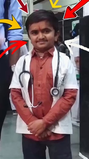 Harsh. on Instagram: "3 फुट का असली डॉक्टर #shorts क्या एक डॉक्टर की भी height matter करती है?"