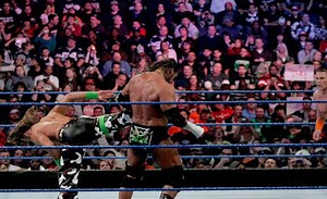 HBK开局下颚粉碎踢，踹晕王中王，看呆塞纳！