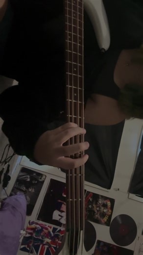 Girls & Boys Bass Cover by Blur