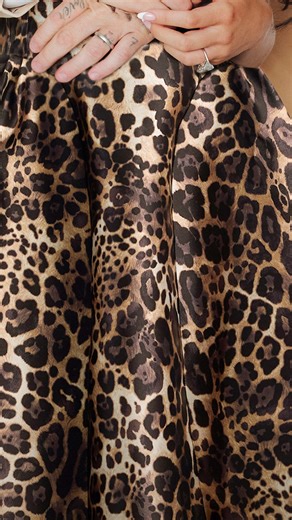 19K views · 154 reactions | ICONS OF STYLE: The It couple. The signature looks. The drop of the season. Coming 09.30.25. Mark your calendars—these won’t last. #DressToExpress | Express | Facebook