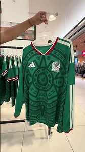 💚 Inspirada en nuestras raíces y hecha para la gloria. La nueva piel de México ya está aquí. ⚽🇲🇽✨