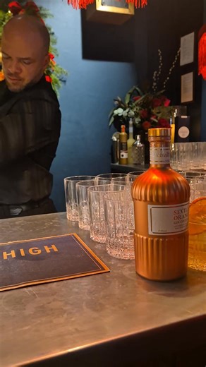 🍸 Toffee Appletini Recipe 🍸 The cocktail that takes you from crisp autumn nights straight into the festive season ✨🍂🎄 What you’ll need: 🥃 25ml Glacon Toffee Vodka — rich, buttery, and perfectly sweet, like liquid toffee.Expertly crafted and bottled in France, our Glaçon Toffee Vodka Liqueur is five-times distilled and charcoal filtered for a pleasingly smooth finish 🌶️ 25ml Ginger Wine — brings that warm, spiced kick that feels like a festive hug. 🍏 125ml Cloudy Apple Juice — fresh and ta