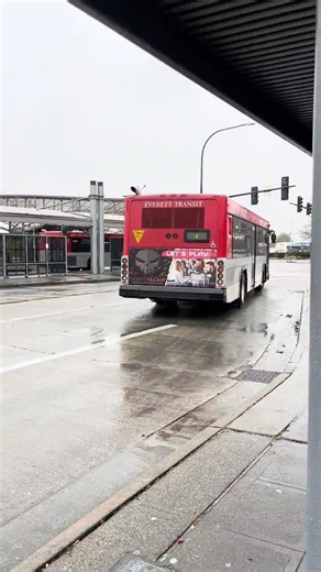 Everett Transit 2006 Gillig Low Floor 35’ Diesel #B0303 On Line 7