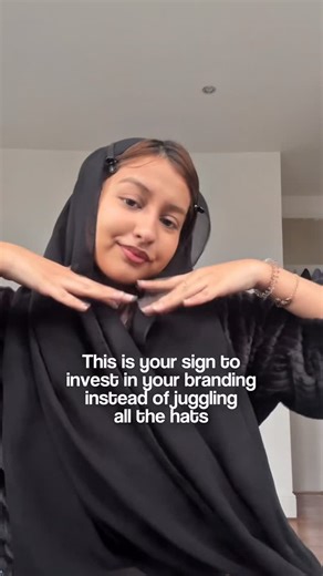 Hafiya 〰️ Brand designer for founder-led CPG & beauty brands on Instagram: "Oopsie !! You’re doing everything again. Designing the logo, writing the copy, stress googling brand colours at midnight. Running the business AND pretending you’re a full creative team. No judgement, we’ve all been there but here’s the thing…your brand can’t grow if you’re constantly juggling hats that don’t fit you (Founder -Marketer -Designer -Strategist-Professional overthinker). At some point, the DIY stops being sc