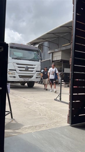 A throw back to our Saturday practice, hahaha😅 “DO YOUR BEST MOVE BEFORE YOU ENTER THE STUDIO” #fyp #justforfun